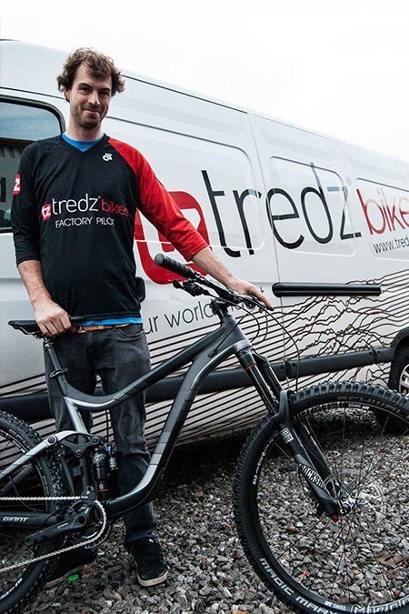 Team Tredz Charles Jones sporting his new 2016 full sus Giant Reign MTB